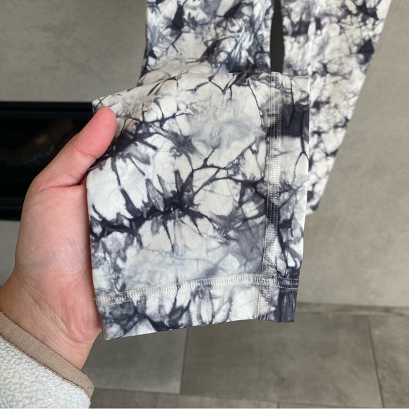 Lululemon Wunder Under High Rise Legging, Size 4 - Picture 2 of 7